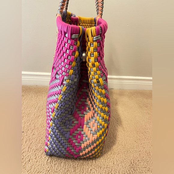 Hand Woven Tote bag made of plastic - Picture 4 of 9